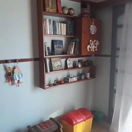 παραθαλάσσια για διαμονή έως δύο οικογενειών *