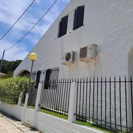 παραθαλάσσια για διαμονή έως δύο οικογενειών