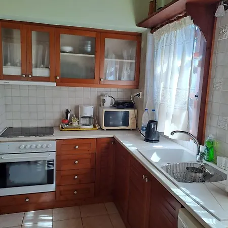 παραθαλάσσια για διαμονή έως δύο οικογενειών