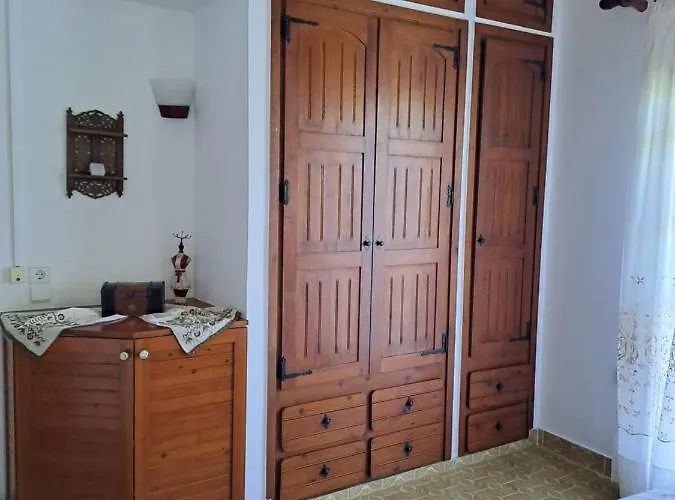 Anesis-παραθαλάσσια فيلة